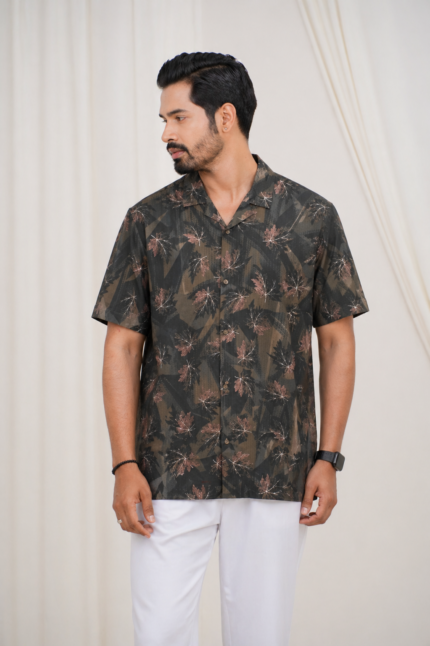 Premium Tropical Leaf Printed Casual Shirt for Men Half Sleeve Cuban Collar Summer Beach Resort Hawaiian Style Shirt Black Brown